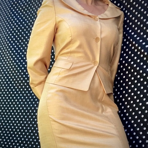 Surabaya Paris vintage golden polyester skirt suit size 12 - Picture 1 of 11